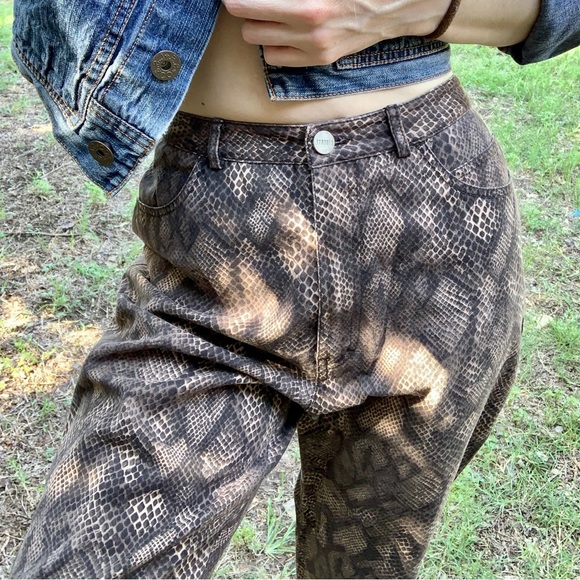90s faux snakeskin jeans - Picture 2 of 8